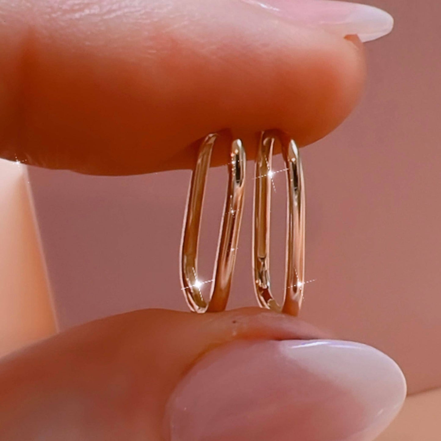 Essential Oblong 14kt Huggies