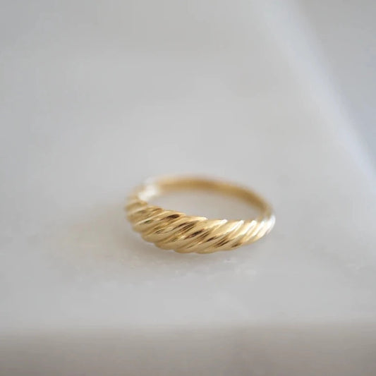 Elsa Gold Ring